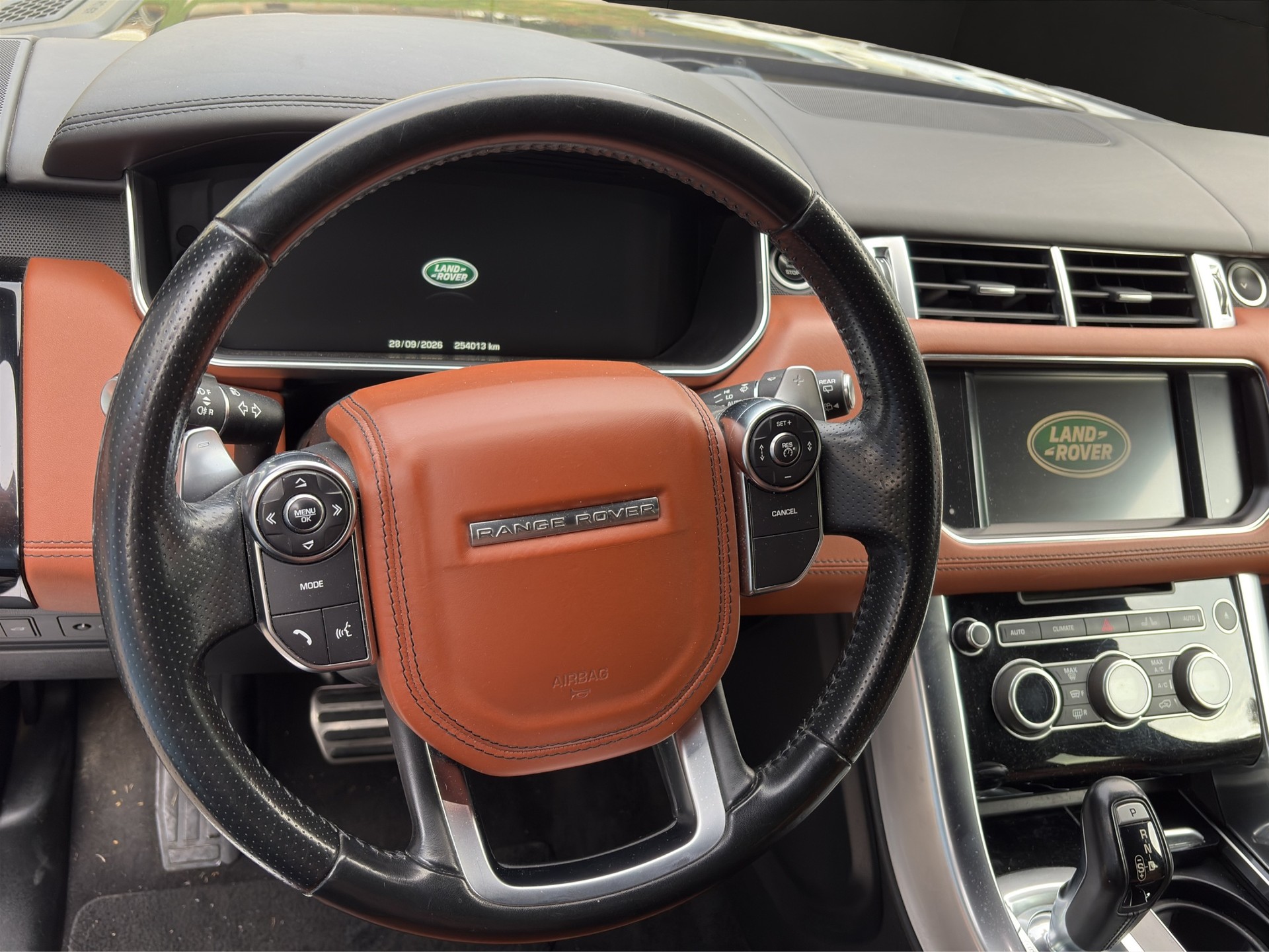 LAND ROVER Range Rover Sport 3.0 SDV6 Autobiography Automatic-image-9