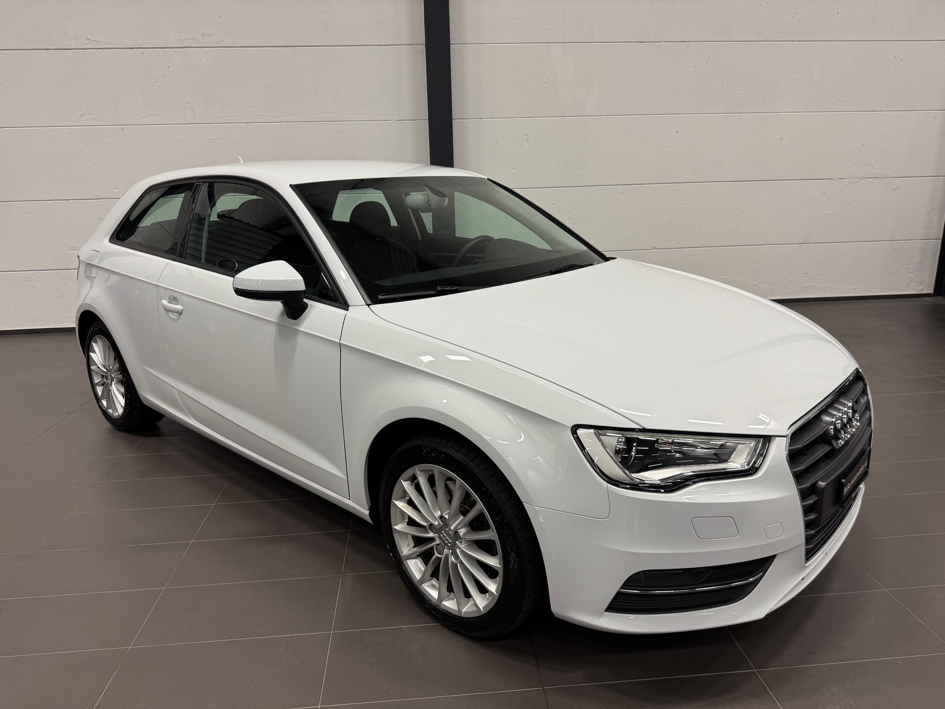 AUDI A3 1.8 TFSI Ambition S-tronic-showroom-element-1