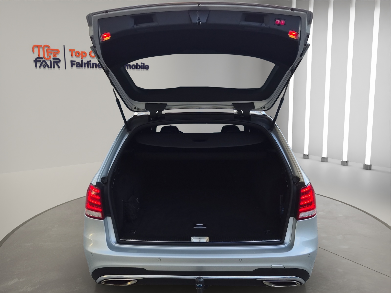 MERCEDES-BENZ E 350 BlueTEC Avantgarde 4Matic AMG Line-image-15