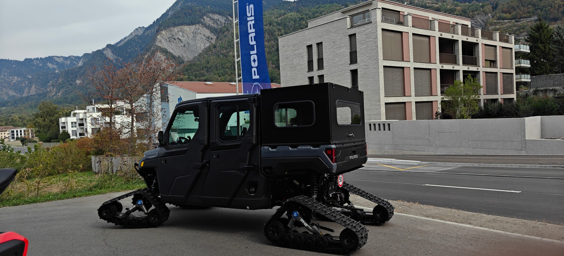 POLARIS Ab MFK mit Raupenkit und Räder-image-5