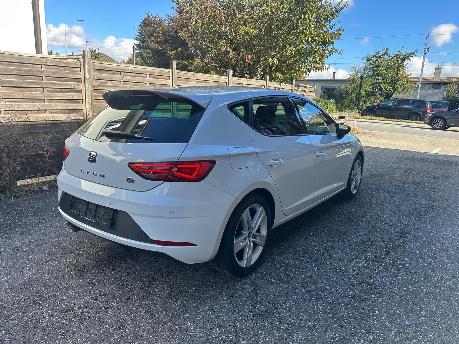 SEAT Leon 2.0 TSI FR DSG-showroom-element-3