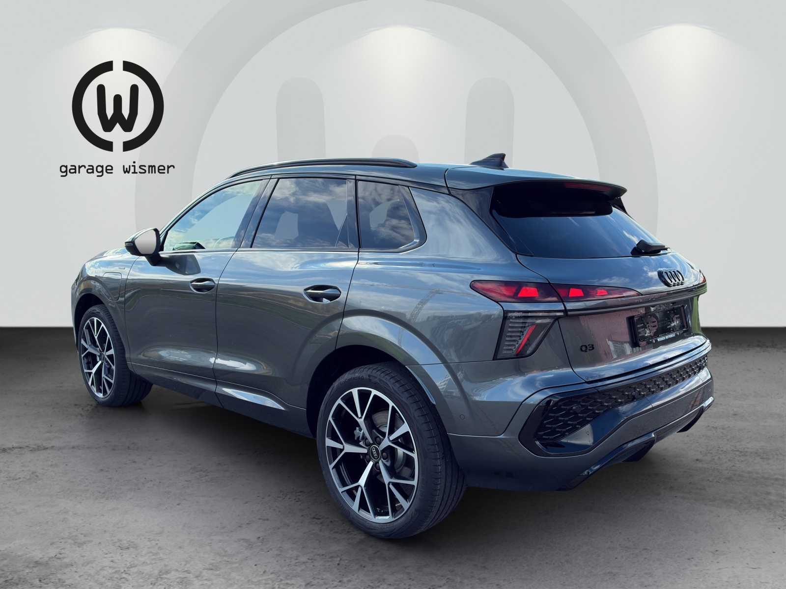 AUDI Q3 SUV e-hybrid 200 kW S tronig-showroom-element-2