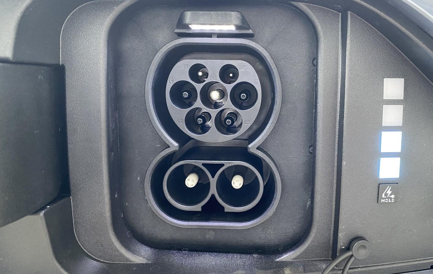 HYUNDAI Kona EV 65.4 kWh Vertex-image-23