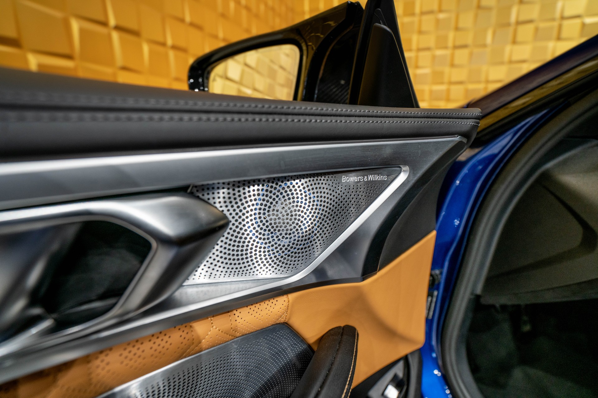 BMW M8 xDrive M Competition Steptronic-image-24