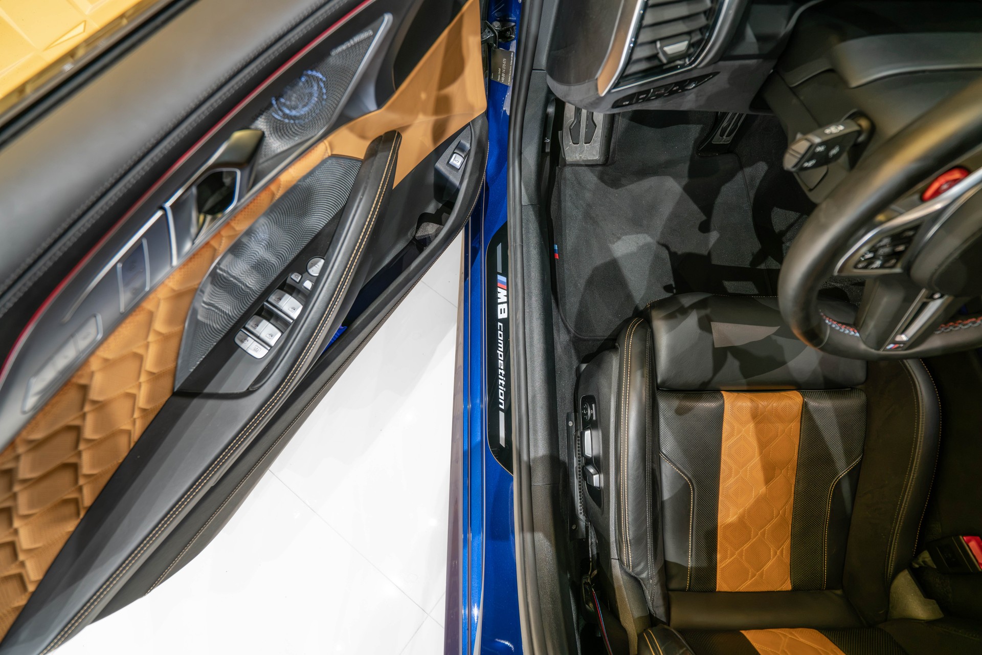 BMW M8 xDrive M Competition Steptronic-image-23