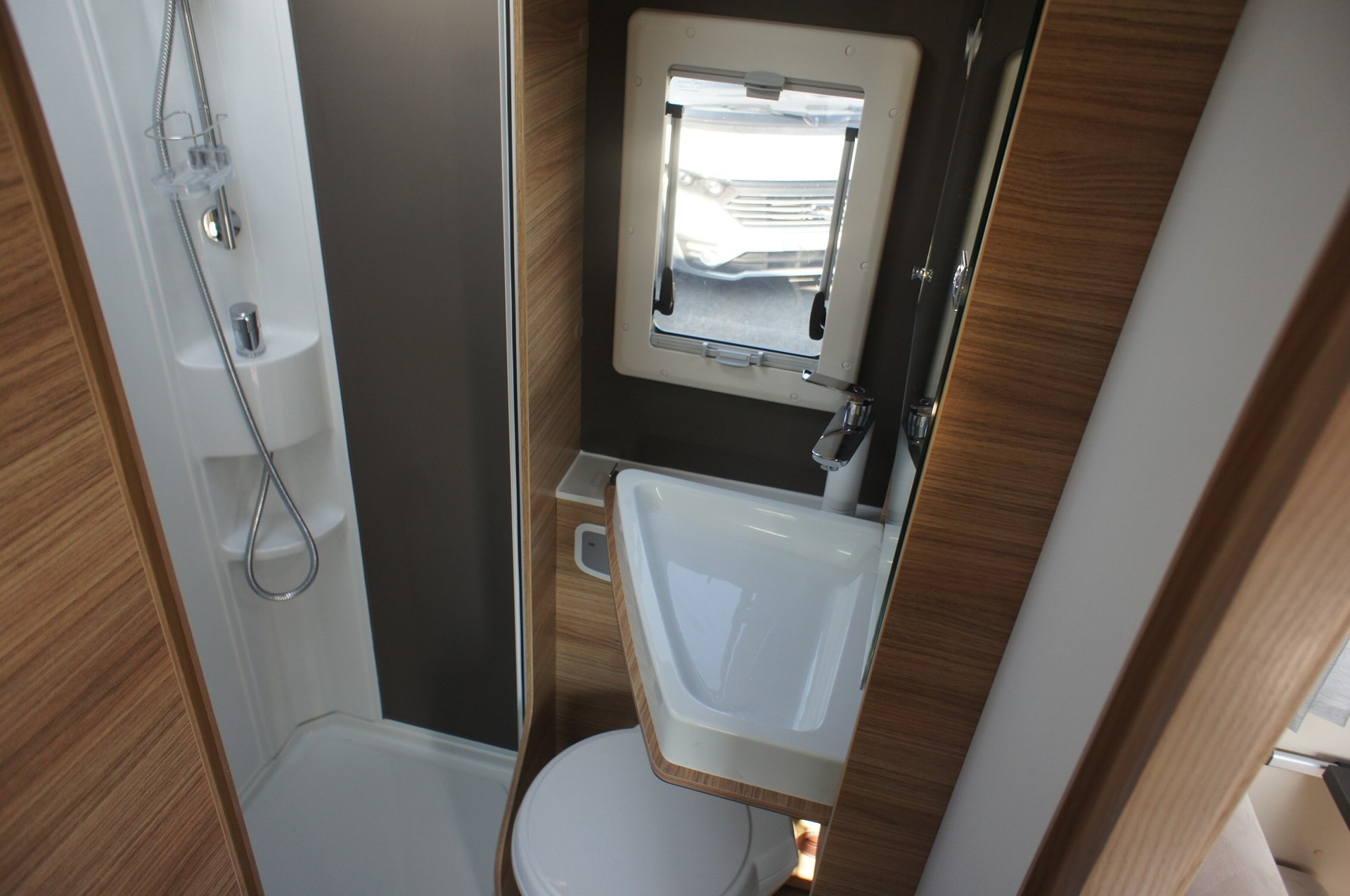 ADRIA SONIC Axess I 600 SL-image-9