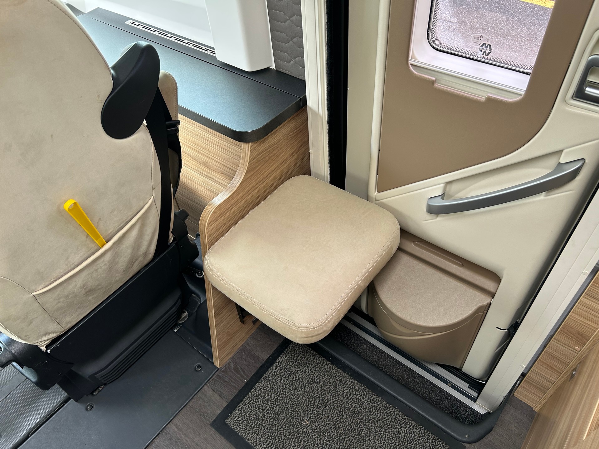 ADRIA SONIC Axess I 600 SL-image-31