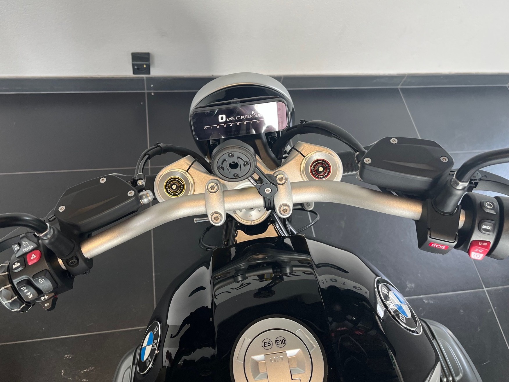 BMW R 12 nine T-image-8