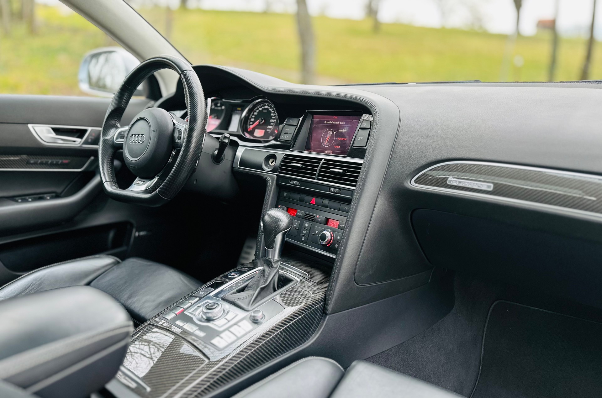 AUDI RS6 5.0 TFSI V10 quattro tiptronic-image-23