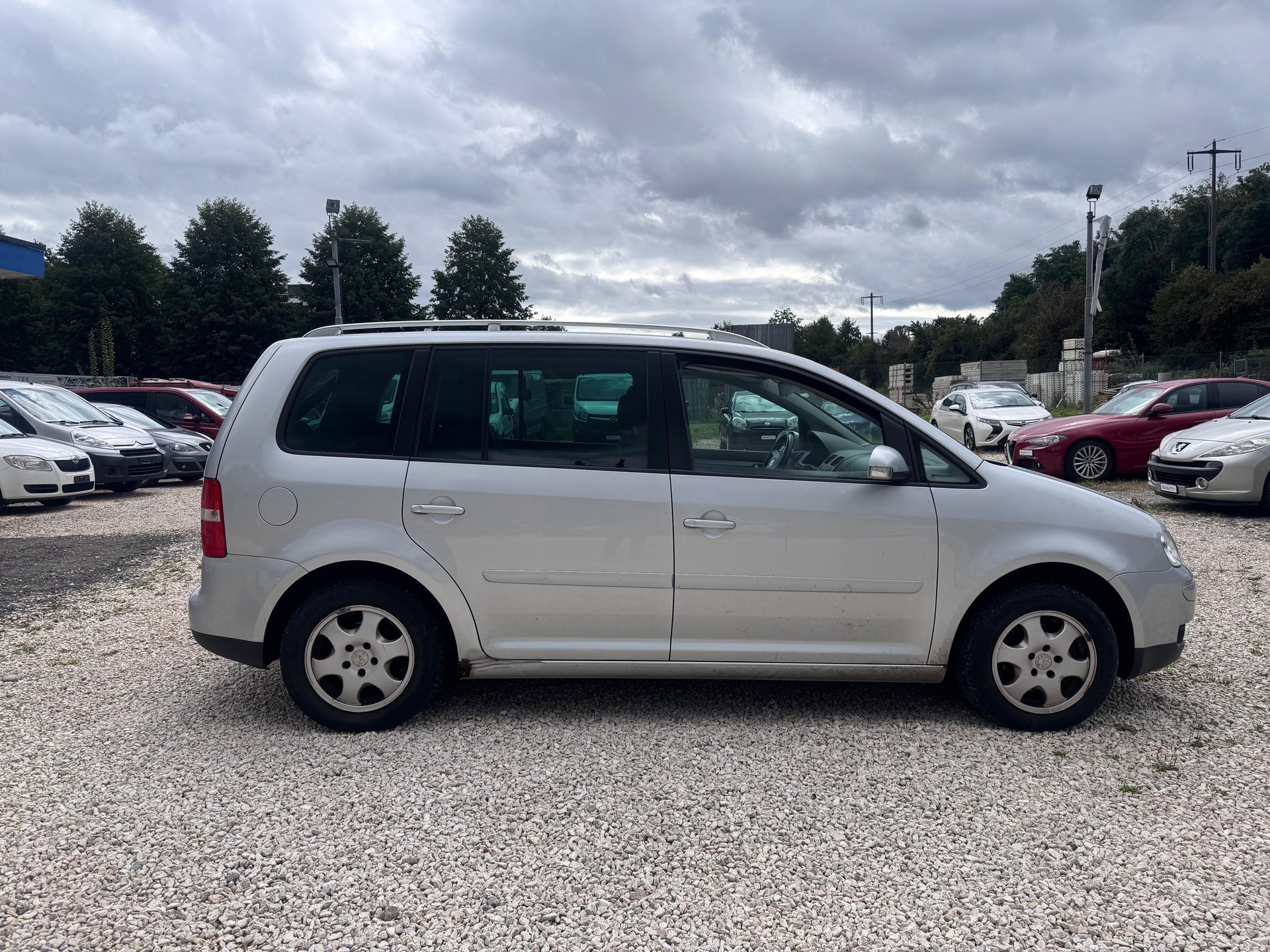 VW Touran 1.6 FSI Trendline-showroom-element-3