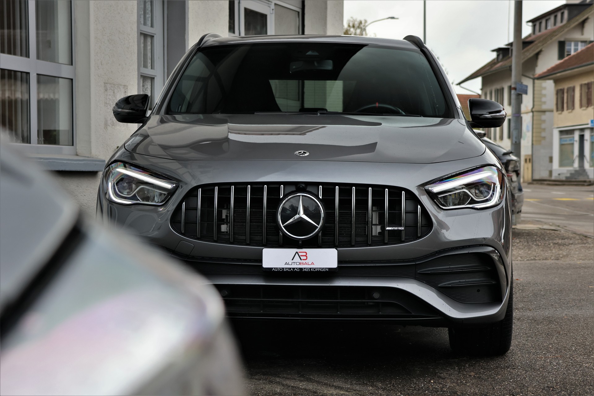 MERCEDES-BENZ GLA 35 AMG 4Matic 8G-Speedshift DCT (CH)-showroom-element-1