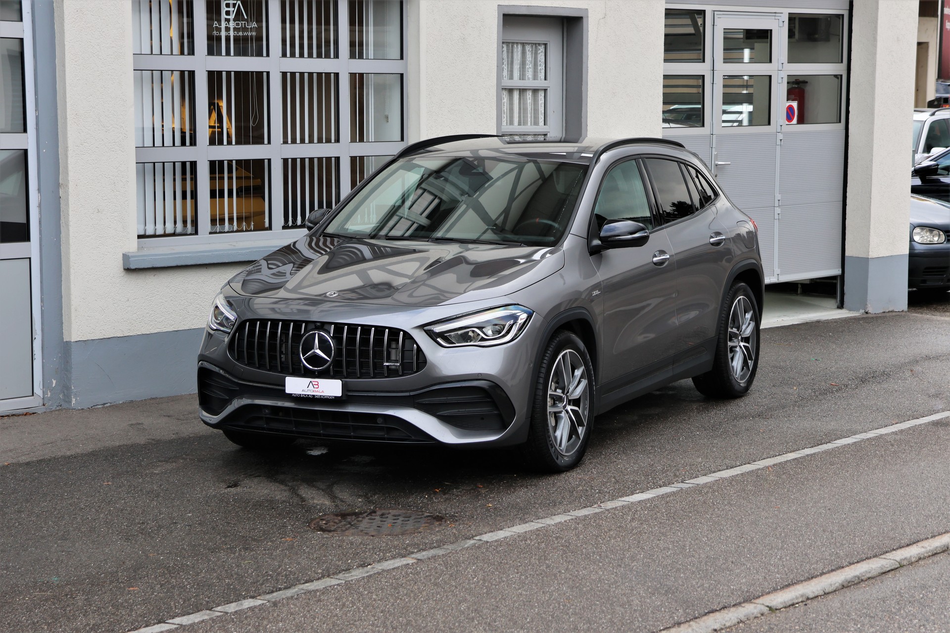MERCEDES-BENZ GLA 35 AMG 4Matic 8G-Speedshift DCT (CH)