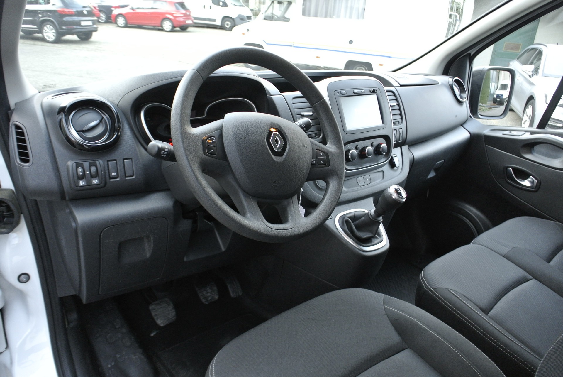 RENAULT Trafic 2.0 Energy dCi 120 3.5t Business L1H1-image-6