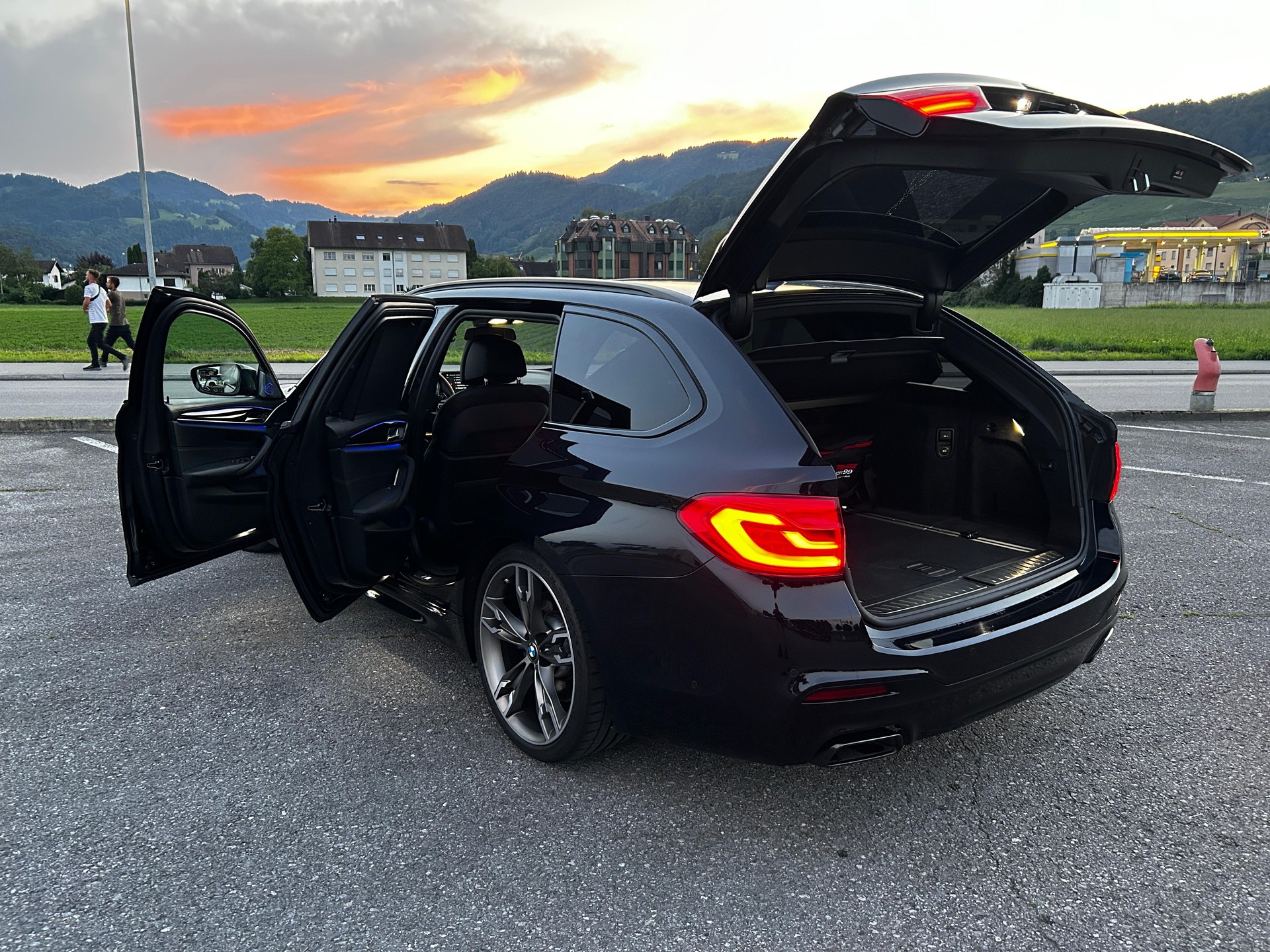 BMW M550d xDrive Touring Steptronic-image-8