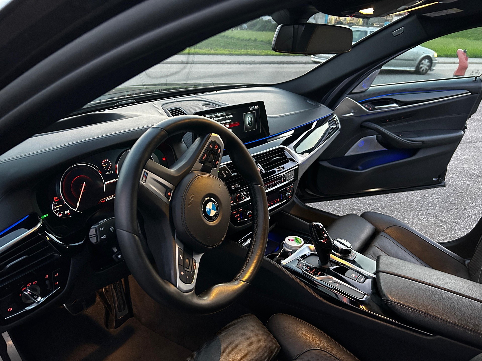 BMW M550d xDrive Touring Steptronic-image-10
