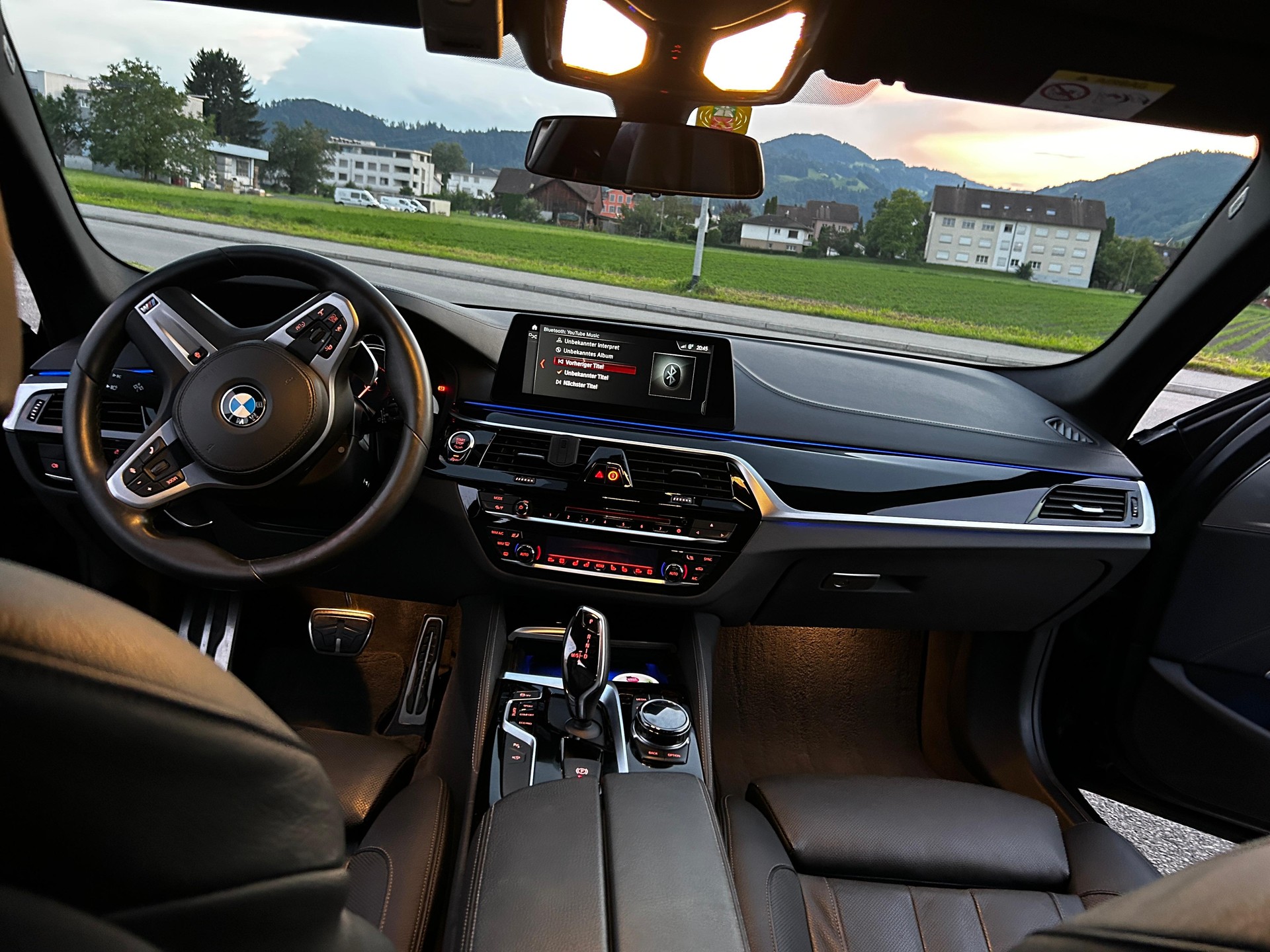 BMW M550d xDrive Touring Steptronic-image-13