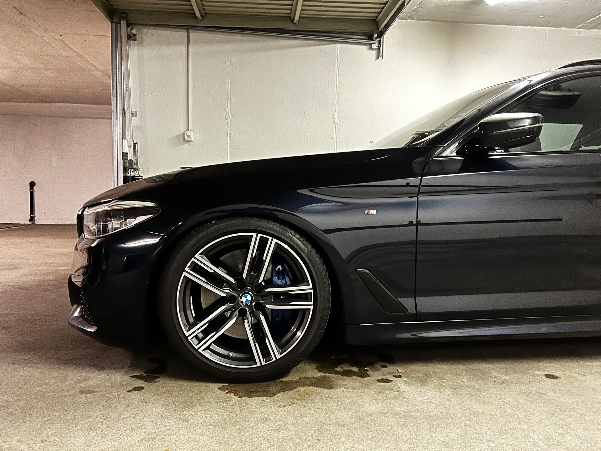 BMW M550d xDrive Touring Steptronic-image-18