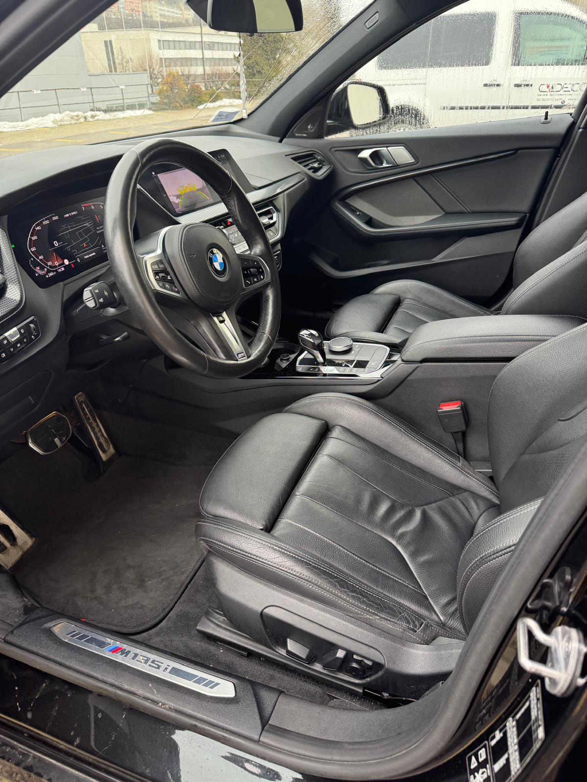 BMW M135i xDrive Steptronic-image-6