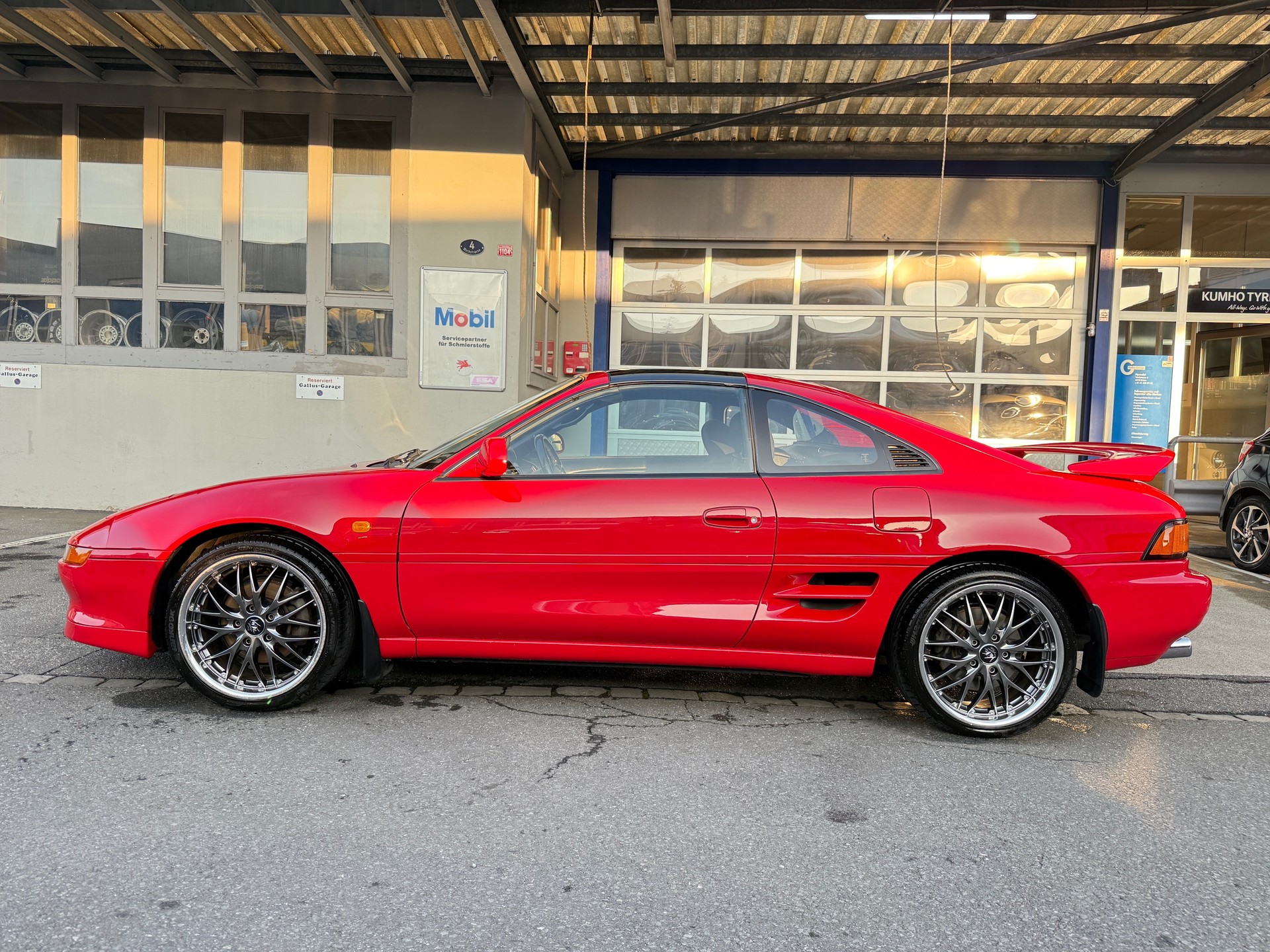 TOYOTA MR2 2.0-image-1
