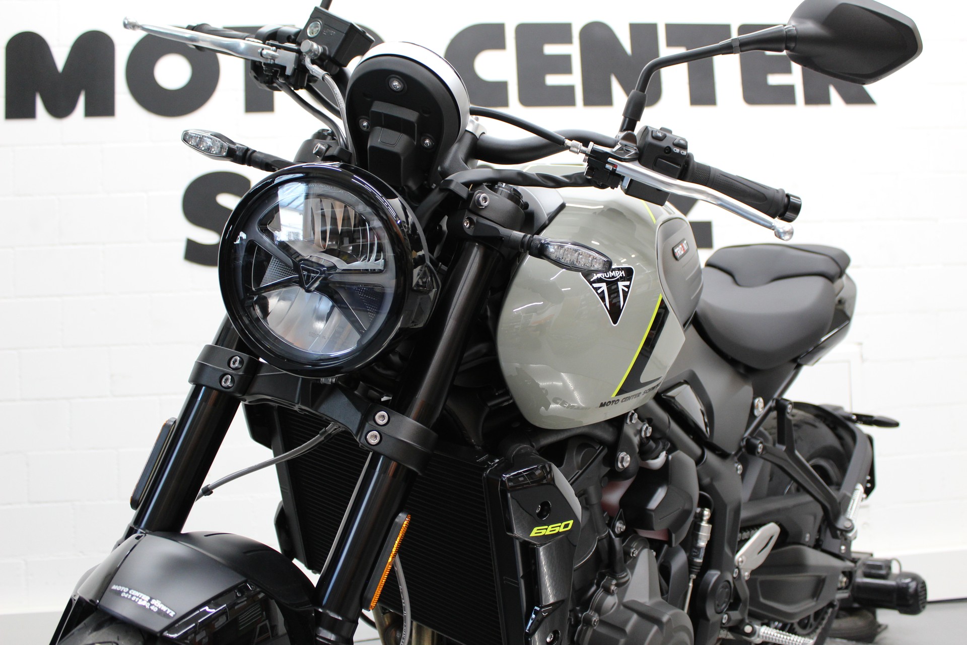 TRIUMPH Trident 660-image-4