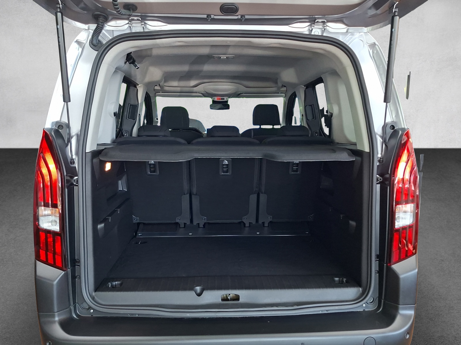 PEUGEOT Rifter 1.5 BlueHDi 130 GT-image-12
