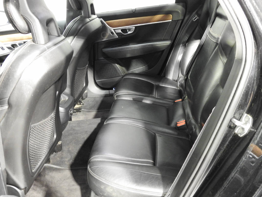 VOLVO S90 2.0 D5 Inscription AWD-image-8