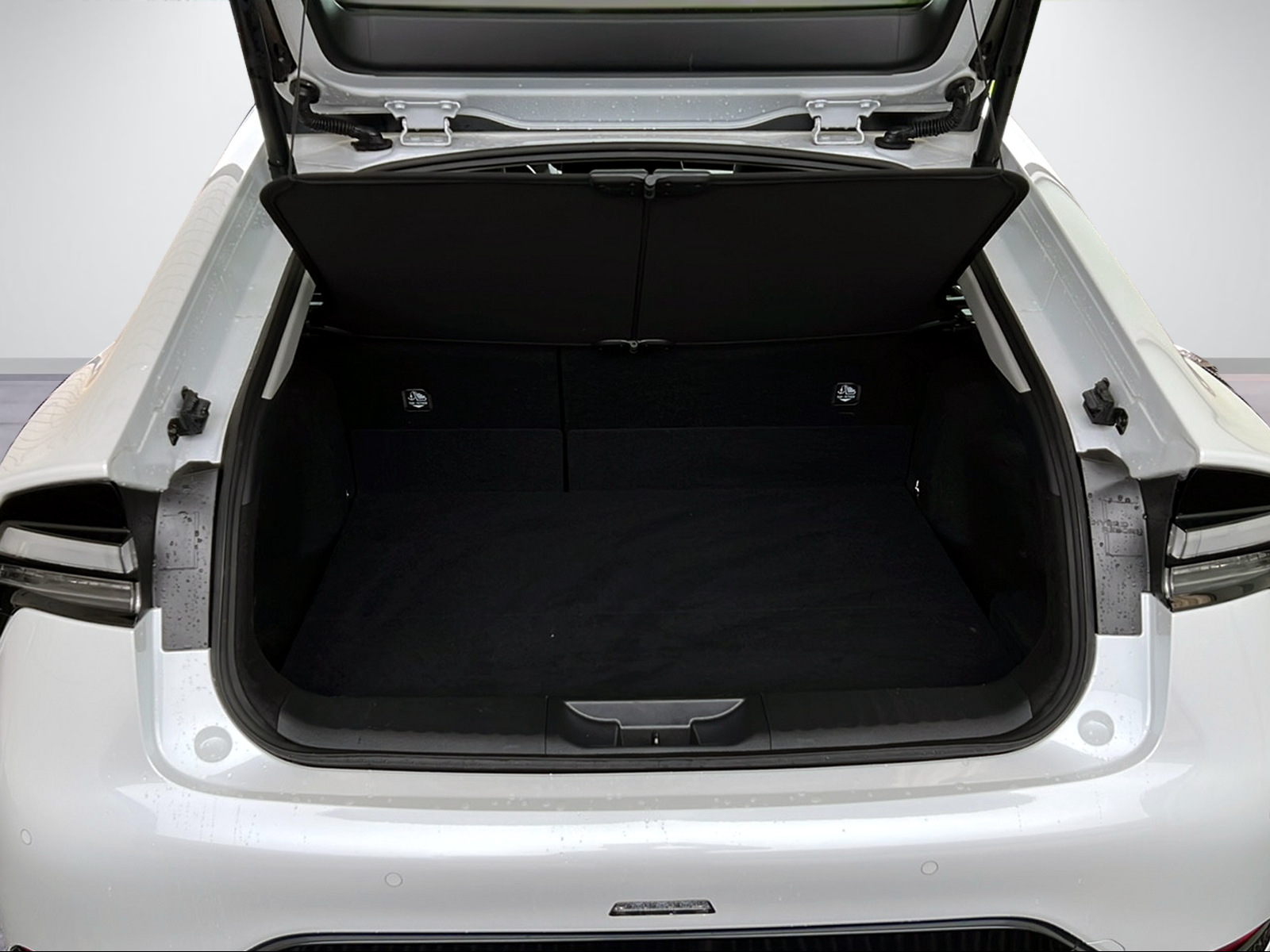 TOYOTA Prius 2.0 Plug-In-Hybrid Premium-image-5