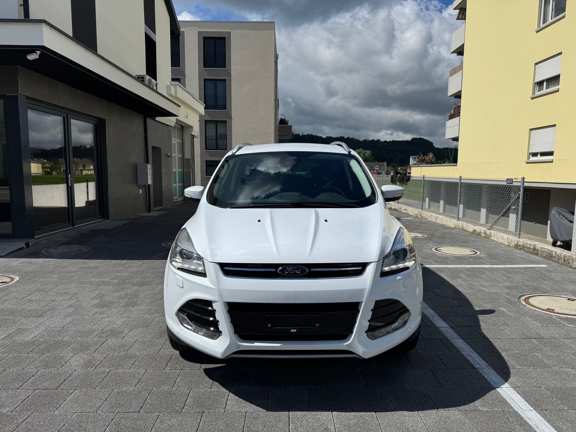 FORD Kuga 2.0 TDCi Titanium 4WD PowerShift-showroom-element-1