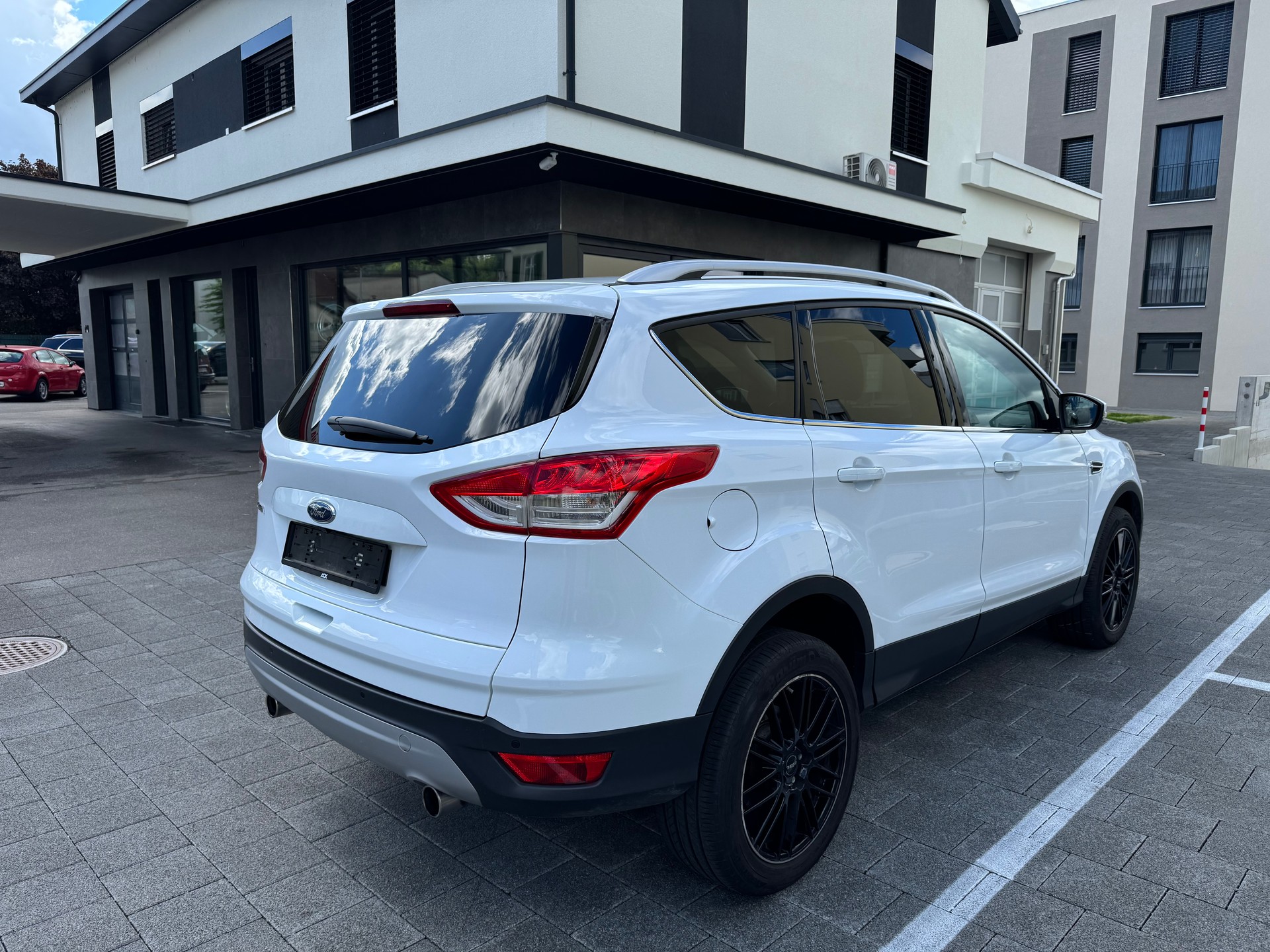 FORD Kuga 2.0 TDCi Titanium 4WD PowerShift-image-5