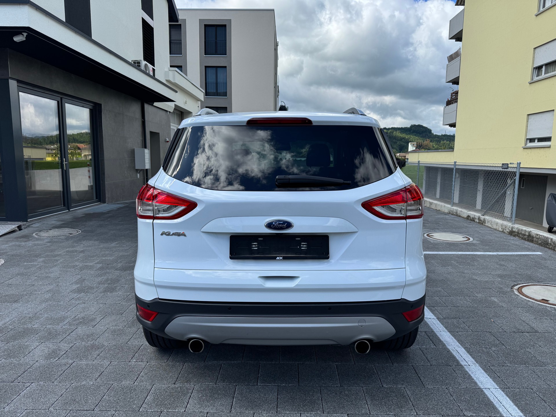 FORD Kuga 2.0 TDCi Titanium 4WD PowerShift-image-4