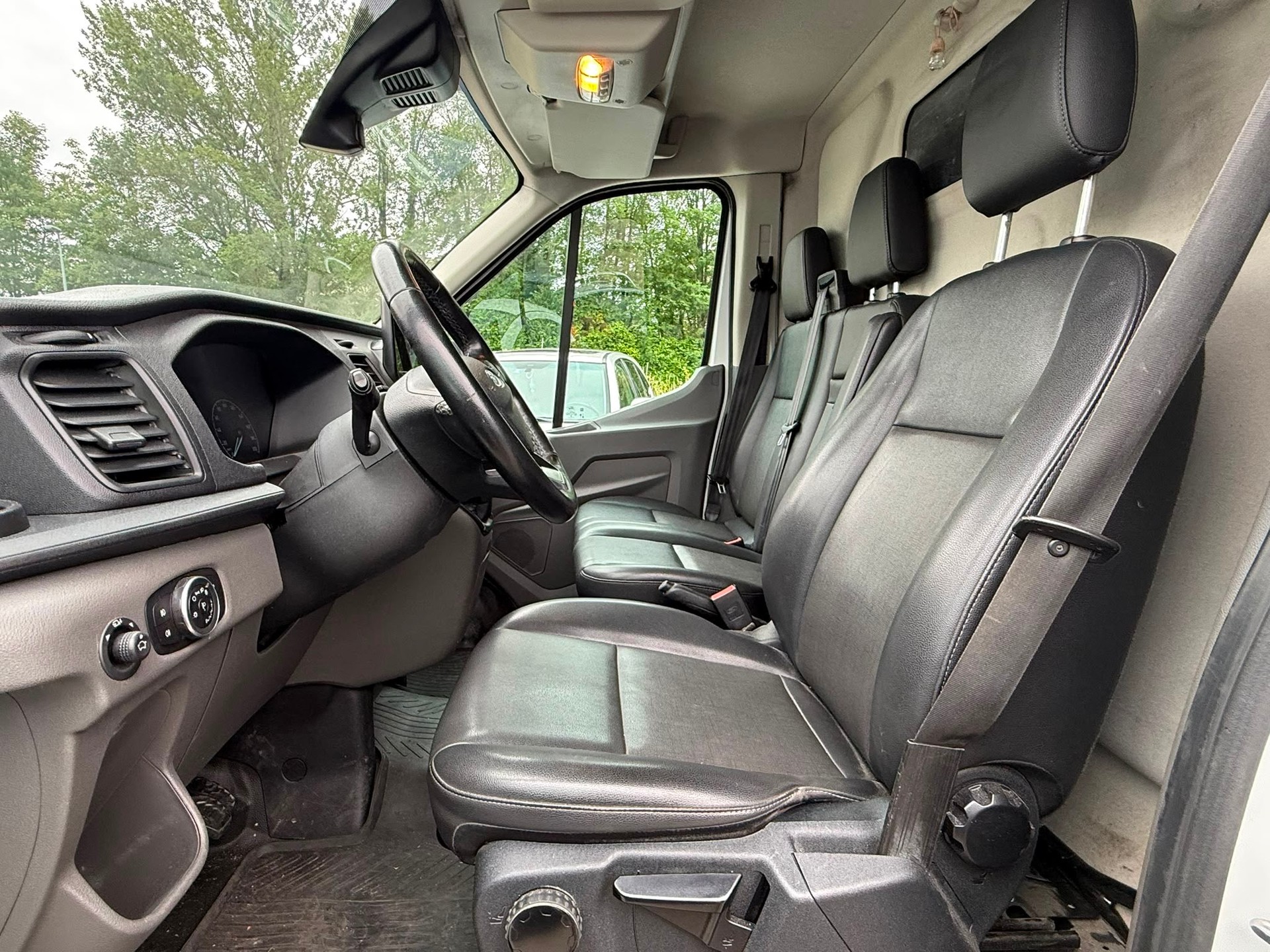 FORD Transit Van 350 L2 Limited 2.0 TDCi 130 HEV1 FWD-image-11
