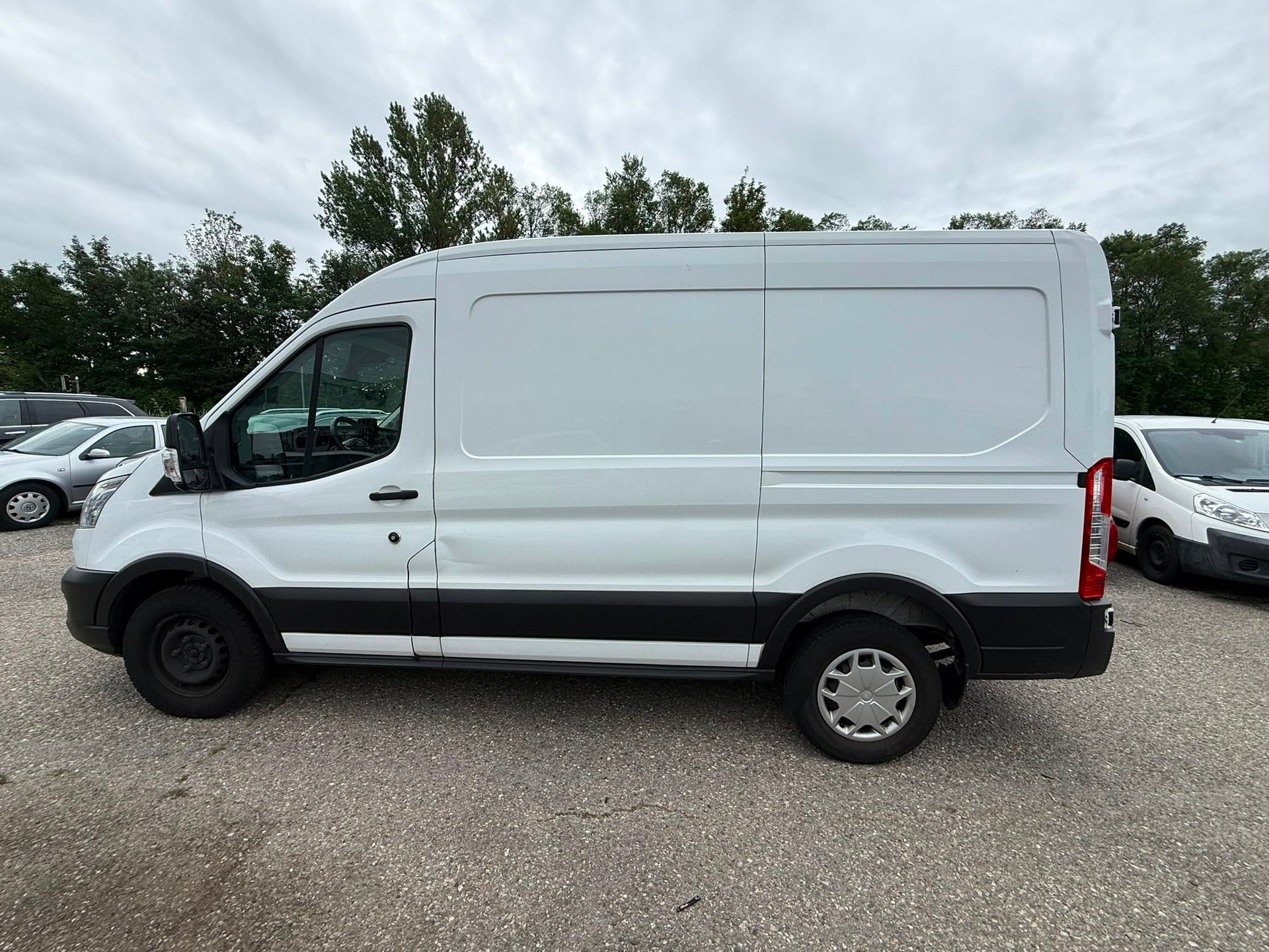 FORD Transit Van 350 L2 Limited 2.0 TDCi 130 HEV1 FWD-image-5
