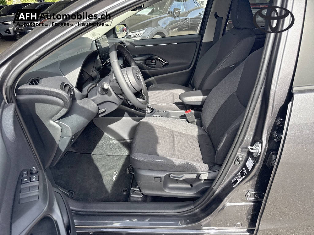 TOYOTA Yaris 1.5 VVT-i HSD Trend-image-13
