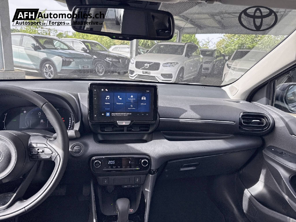 TOYOTA Yaris 1.5 VVT-i HSD Trend-image-12