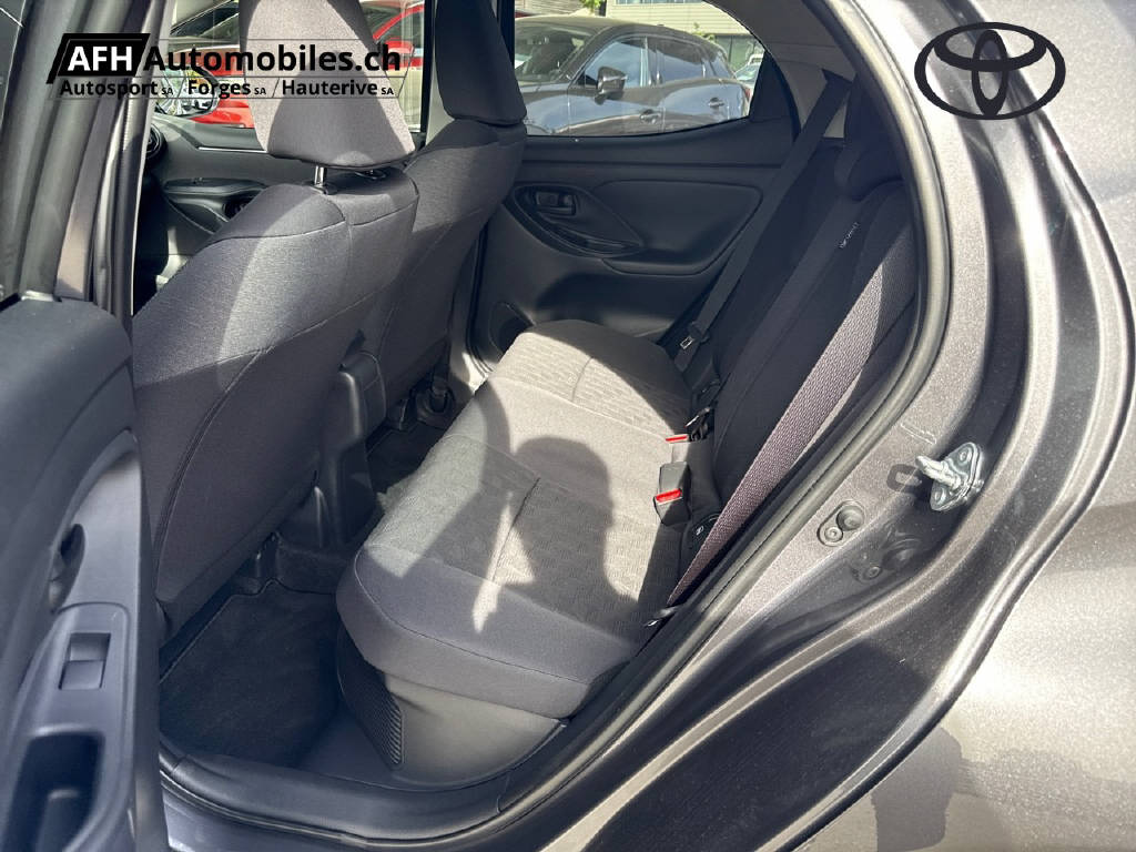 TOYOTA Yaris 1.5 VVT-i HSD Trend-image-14