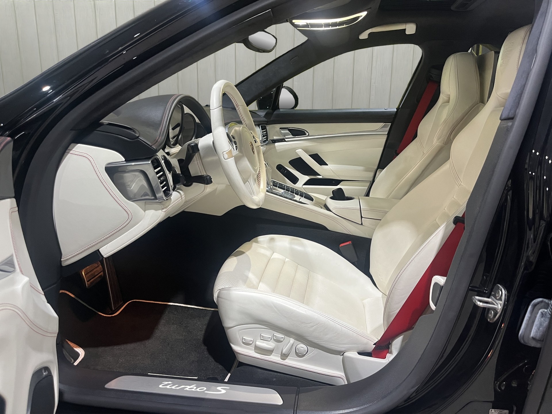 PORSCHE Panamera Turbo S 4.8 PDK-image-14