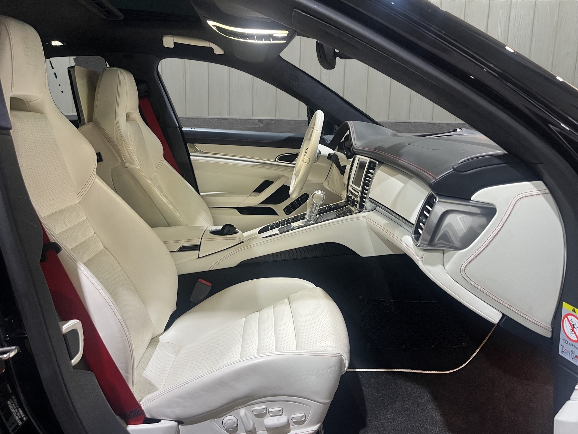PORSCHE Panamera Turbo S 4.8 PDK-image-15