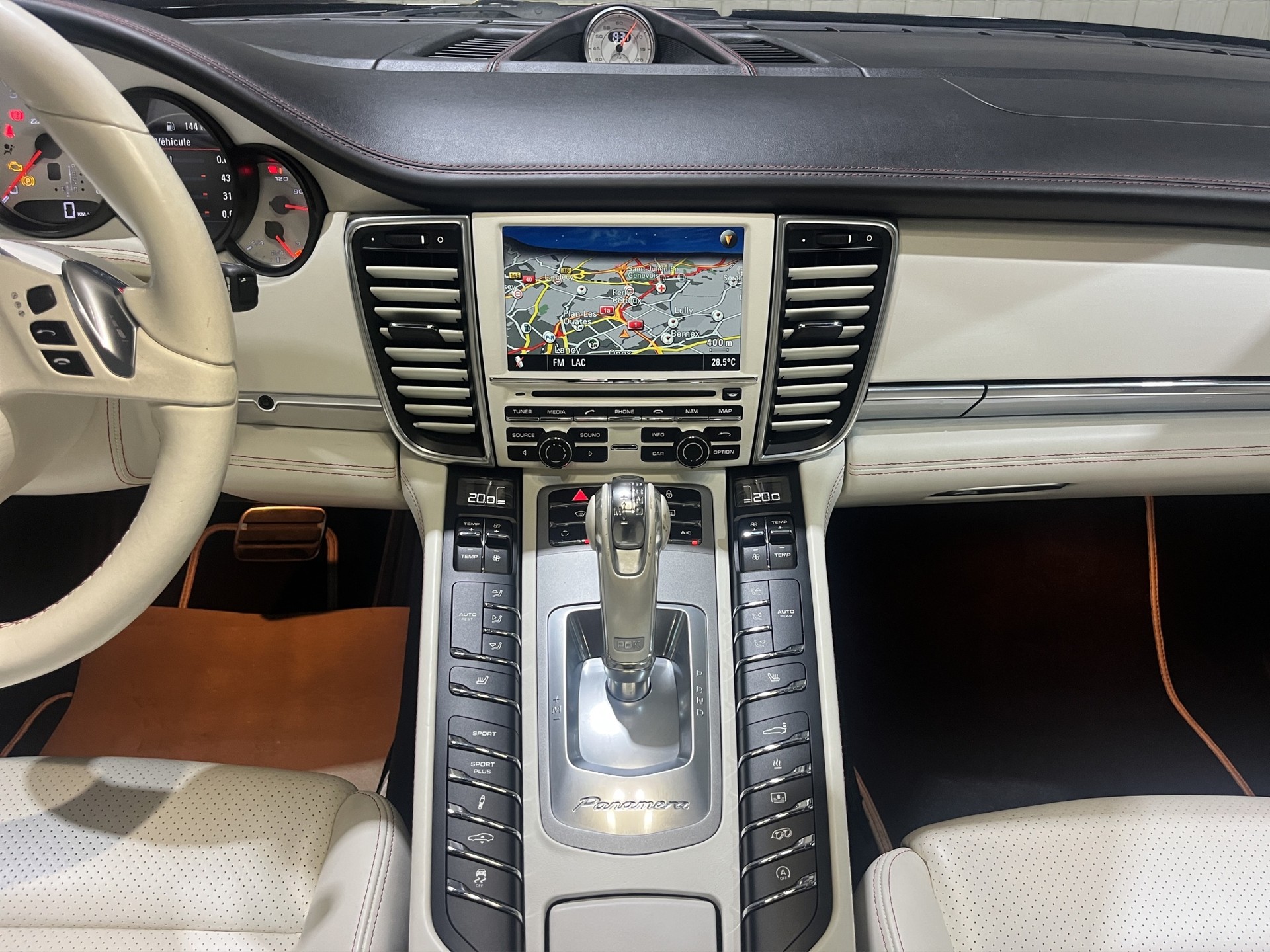 PORSCHE Panamera Turbo S 4.8 PDK-image-10