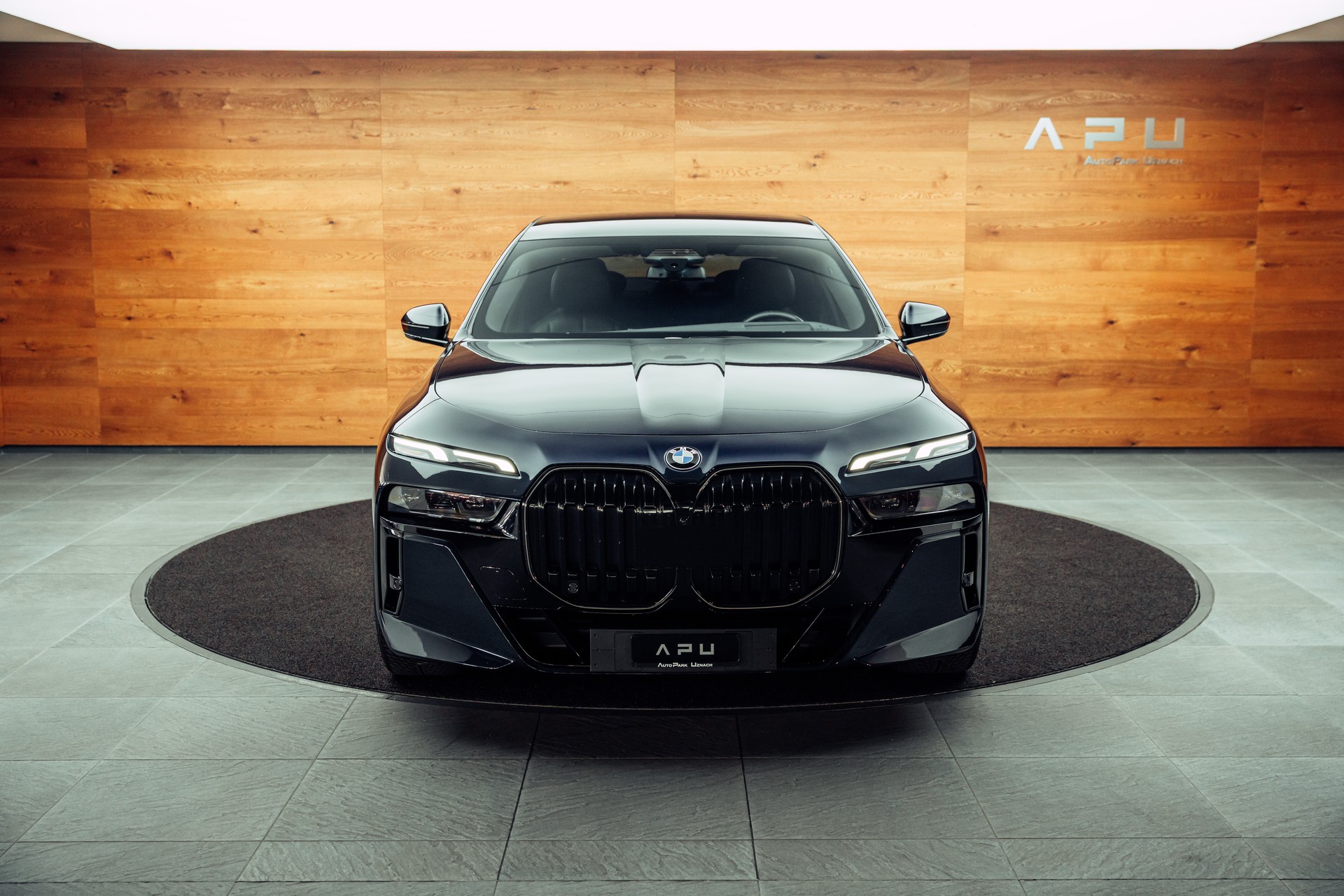 BMW 740d xDrive 48V M Sport Steptronic-image-23