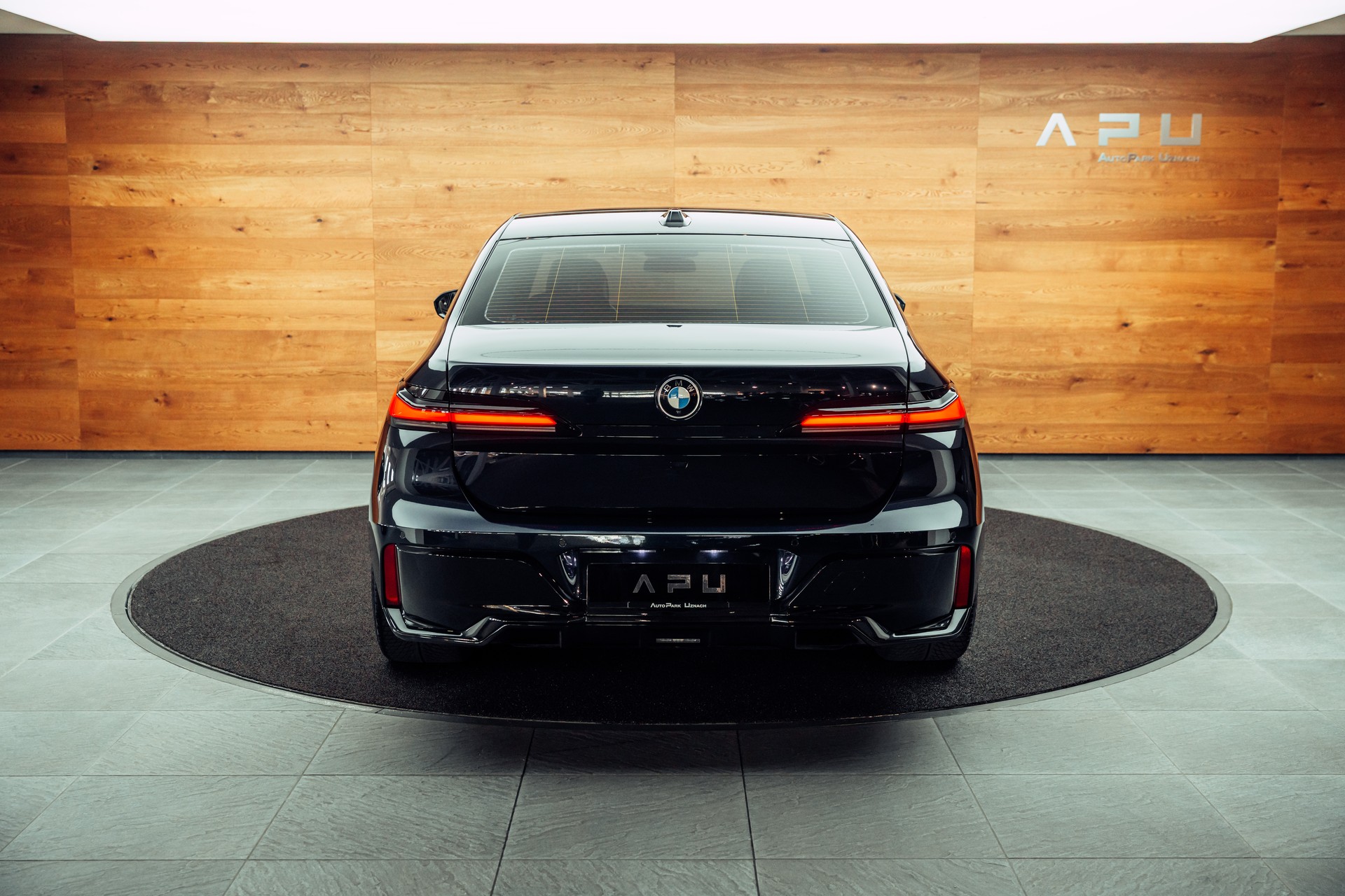 BMW 740d xDrive 48V M Sport Steptronic-image-22