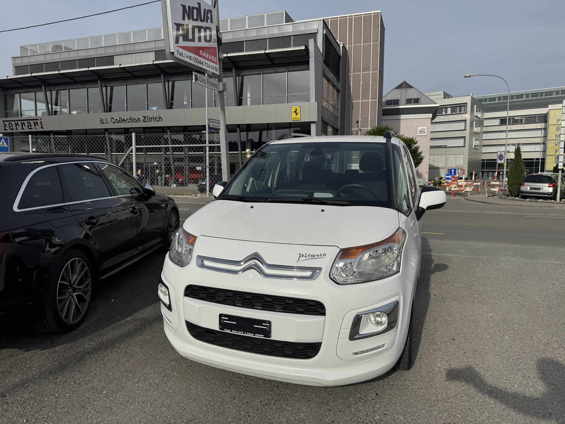 CITROEN C3 Picasso 1.6 e-HDi 90 Exclusive EGS-image-2
