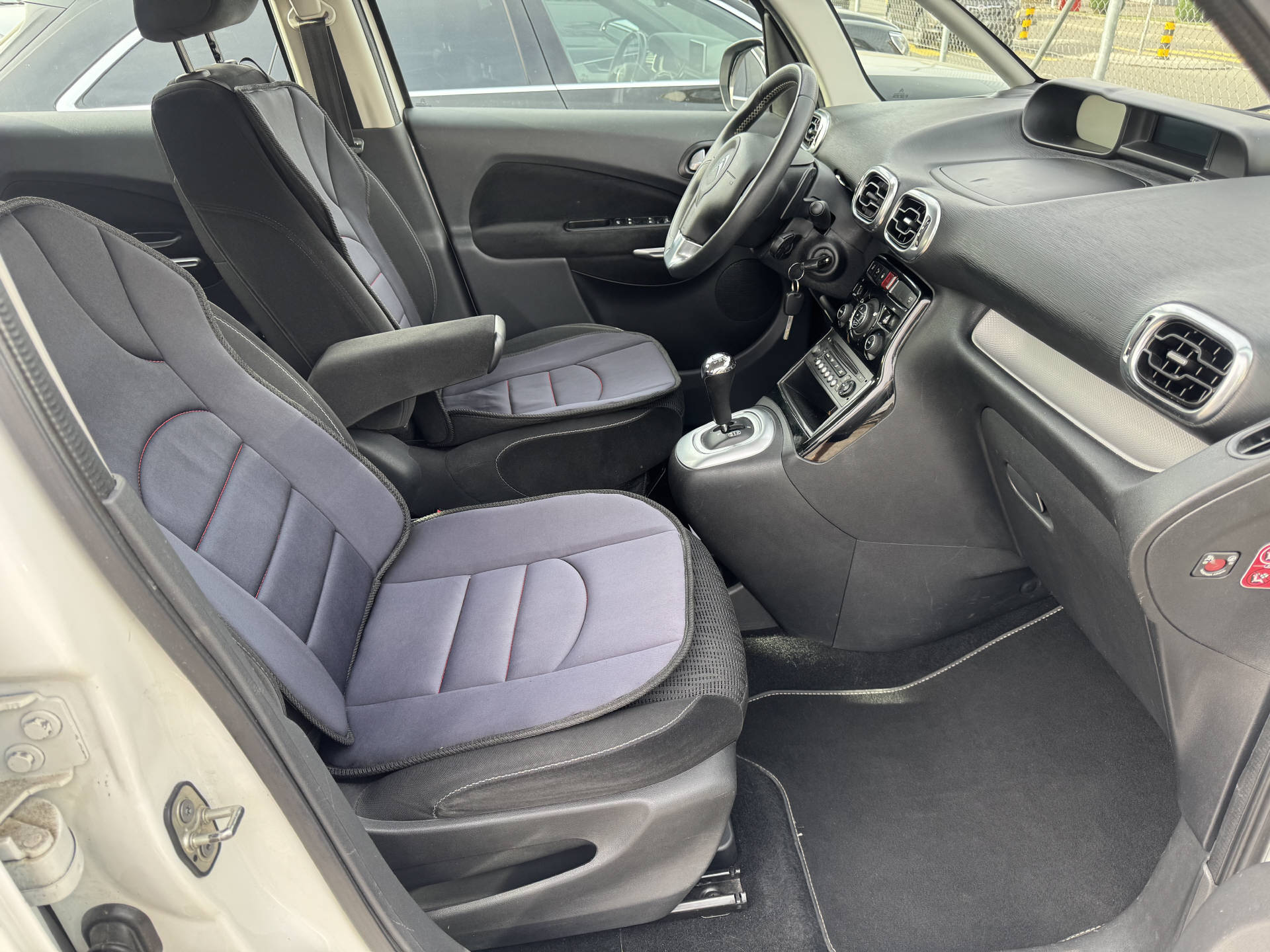 CITROEN C3 Picasso 1.6 e-HDi 90 Exclusive EGS-image-11