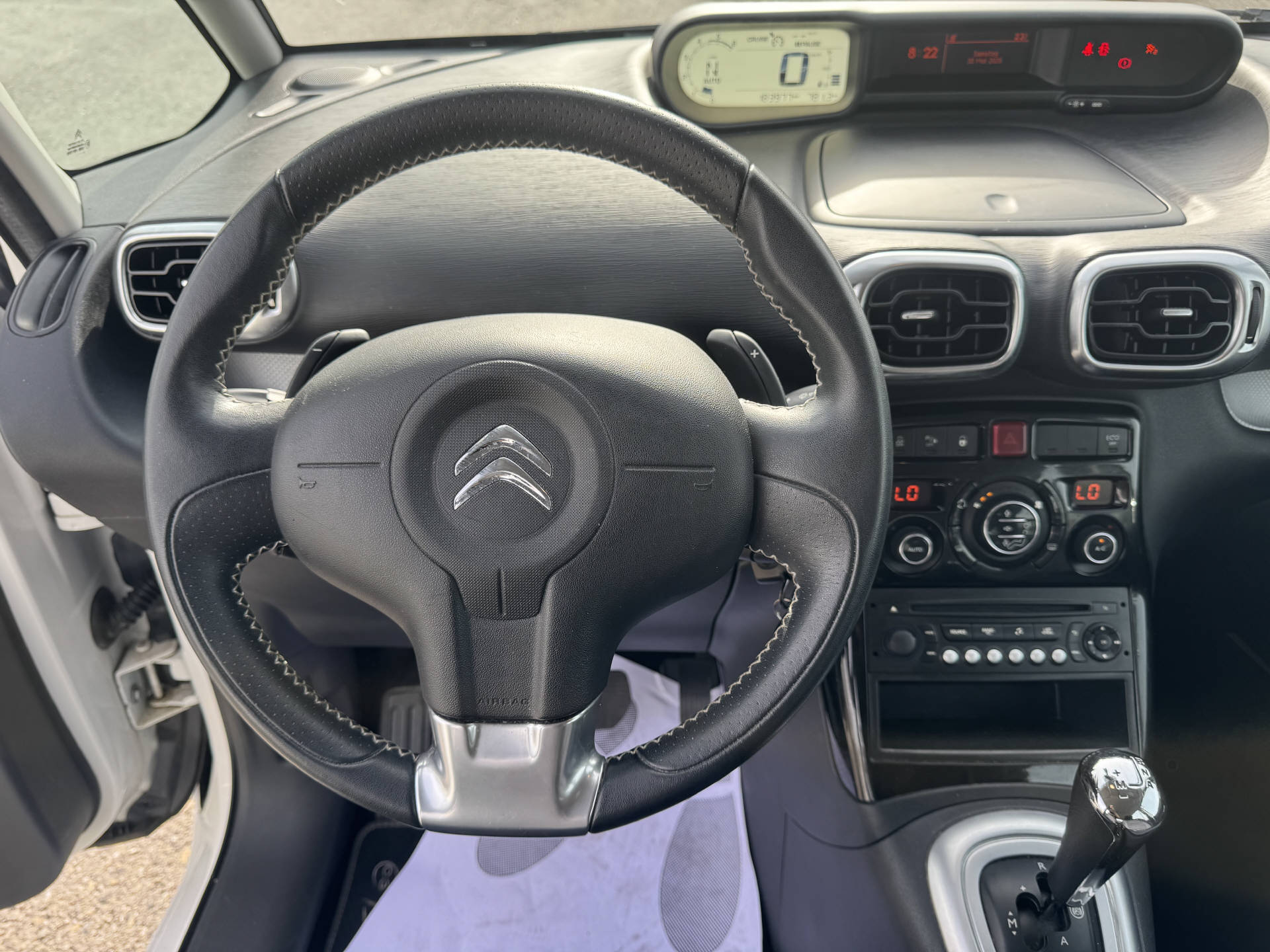 CITROEN C3 Picasso 1.6 e-HDi 90 Exclusive EGS-image-9