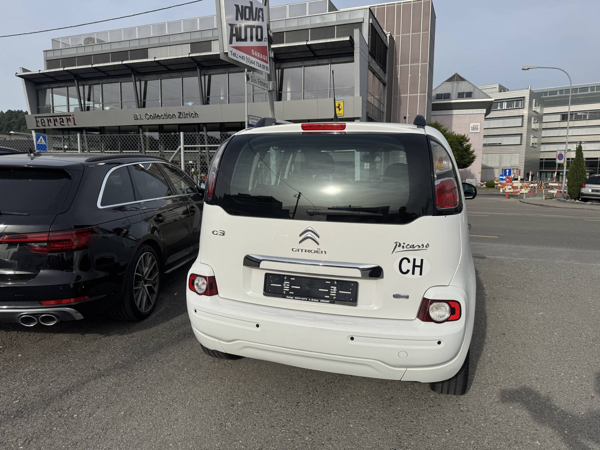 CITROEN C3 Picasso 1.6 e-HDi 90 Exclusive EGS-image-4