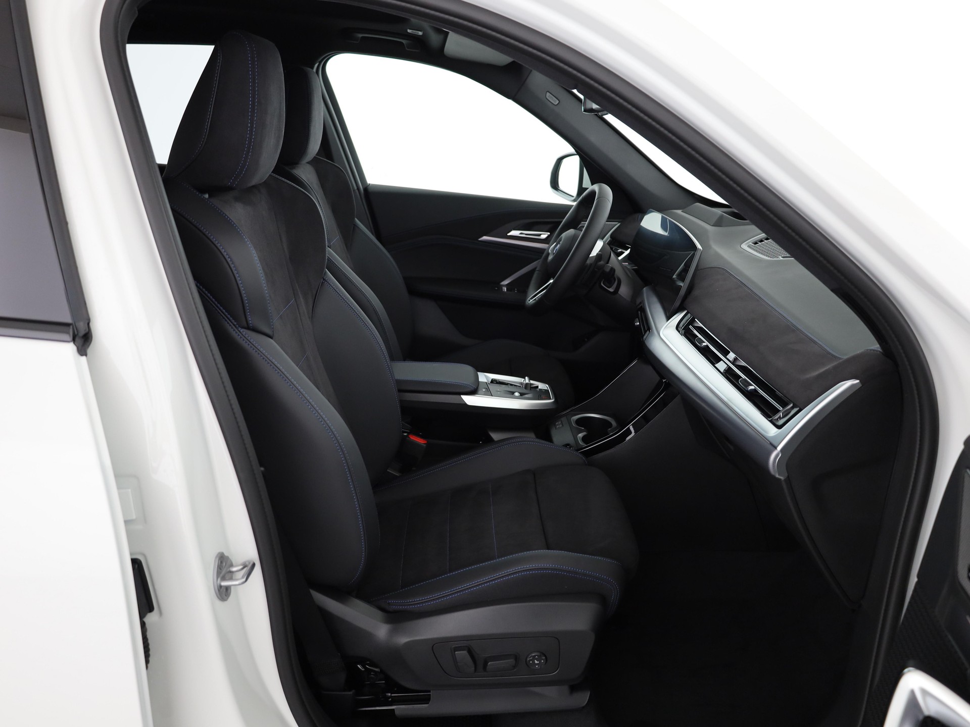 BMW X1 23i xDrive paddles-image-14