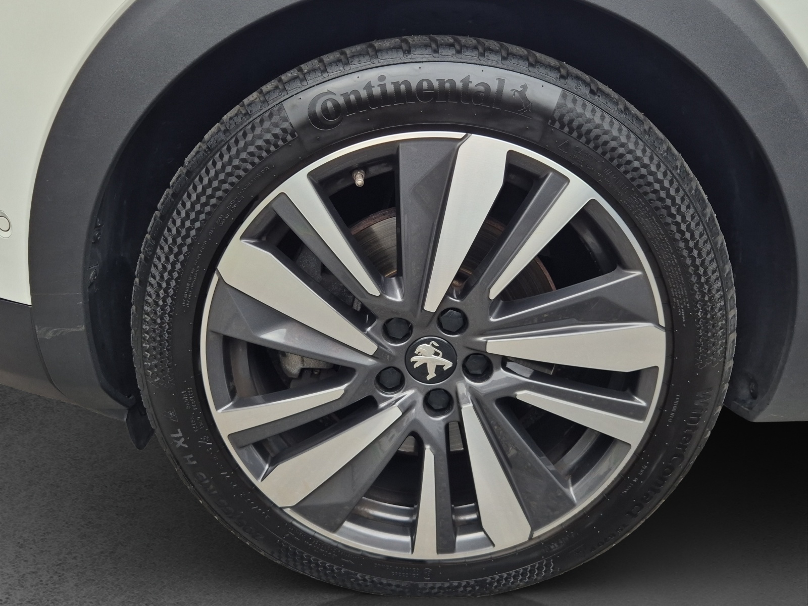 PEUGEOT 3008 1.6 Plug-in Hybrid4 GT-image-15