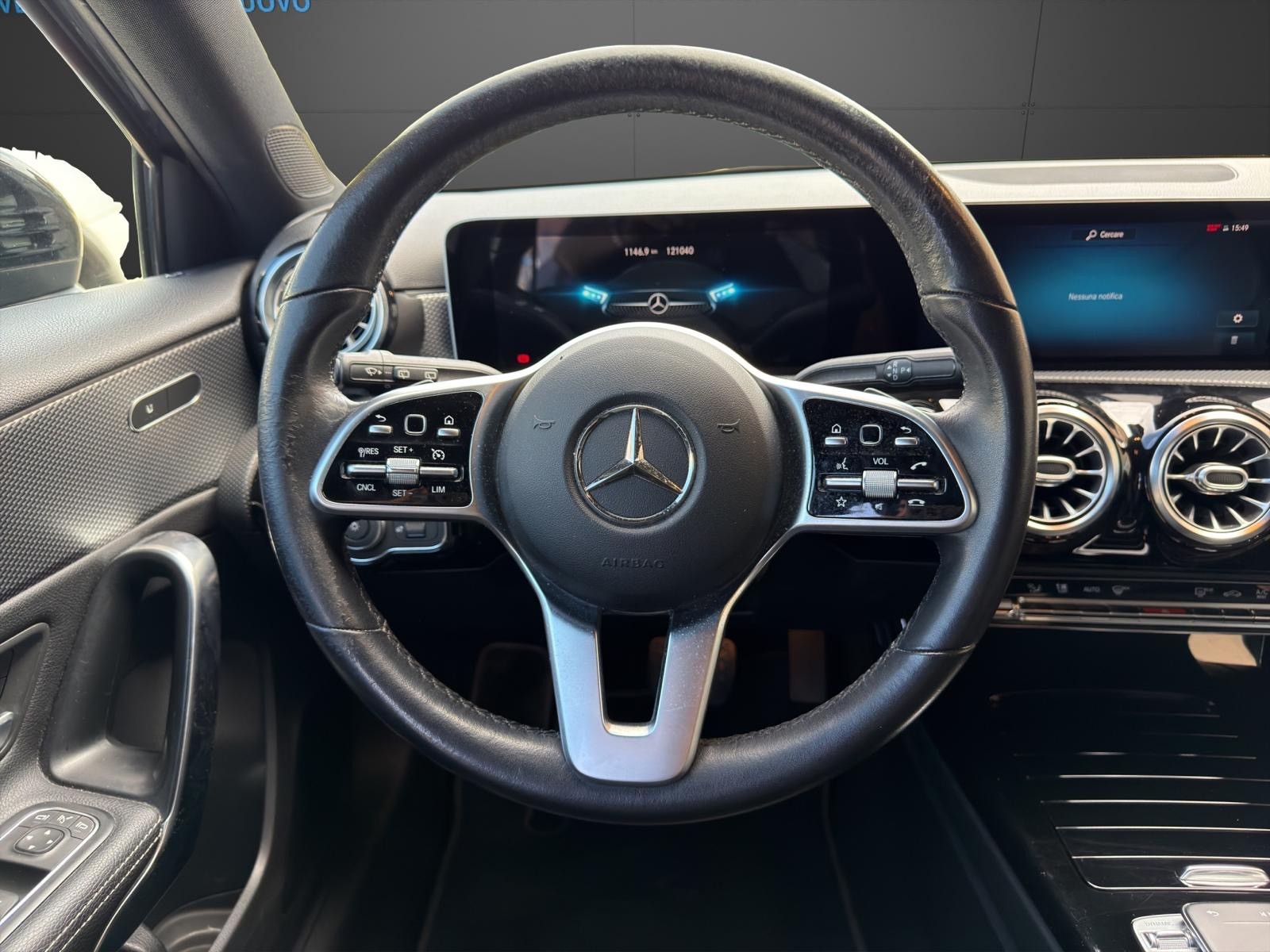 MERCEDES-BENZ A 200 Progressive 7G-DCT-image-6