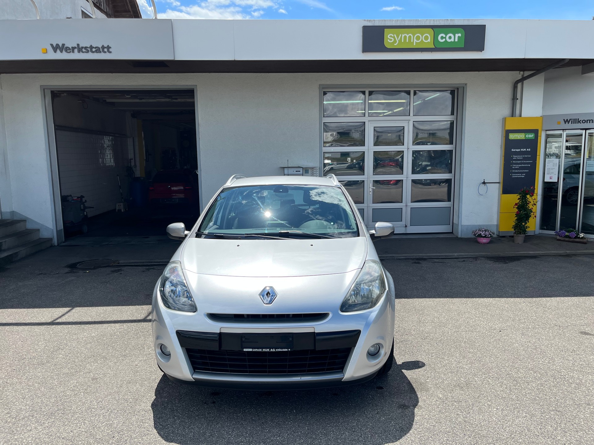 RENAULT Clio Grandtour 1.2 16V Turbo Night&Day+++FRISCH AB MFK+++-image-4