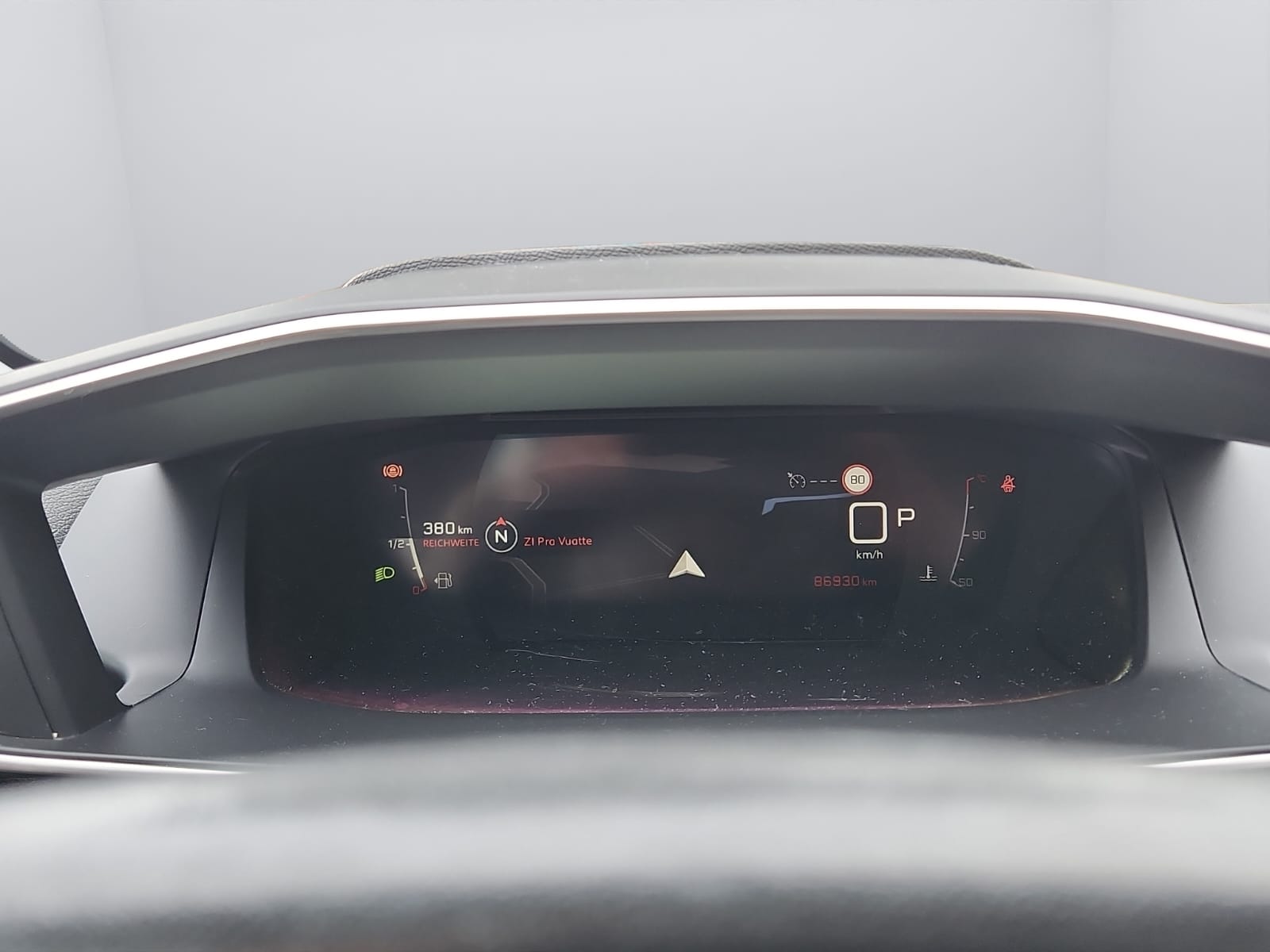 PEUGEOT 208 1.2 PureTech Allure EAT8-image-13