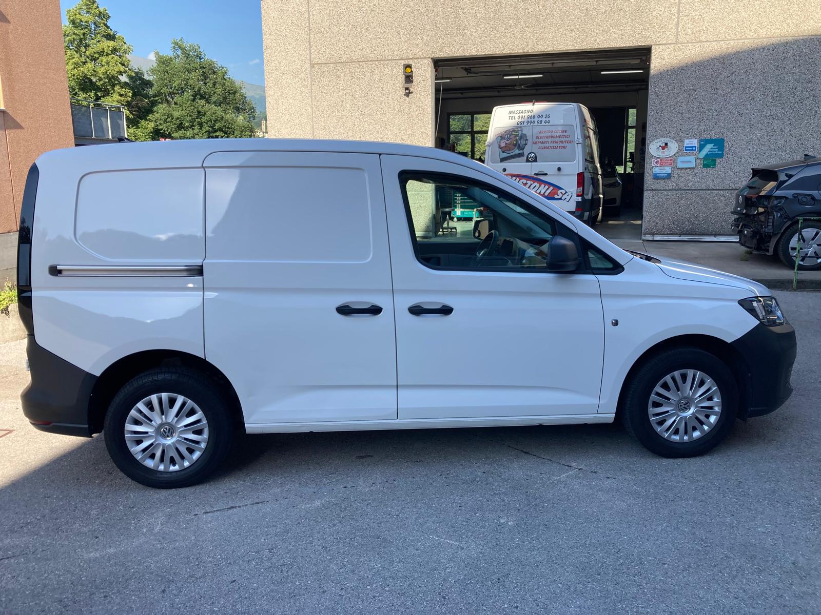 VW Caddy Cargo 2.0TDI Entry-showroom-element-2